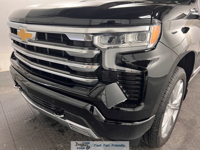 Used 2026 Chevrolet Silverado 1500 High Country w/ High Country Premium Package AWD/4WD image 10