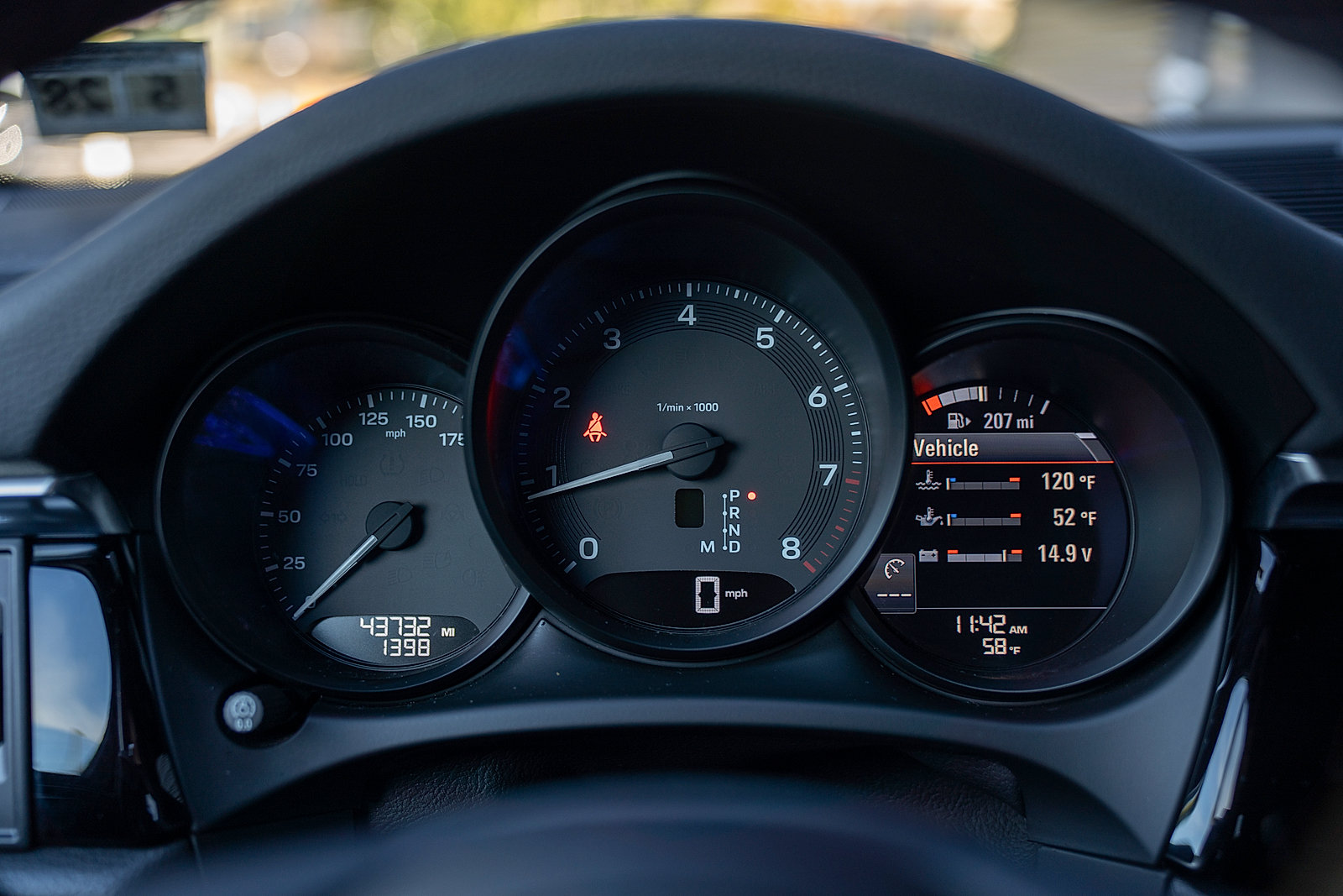 Certified 2023 Porsche Macan AWD/4WD image 9
