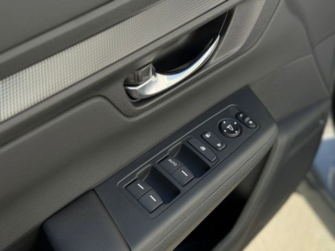 Used 2026 Honda CR-V LX image 14
