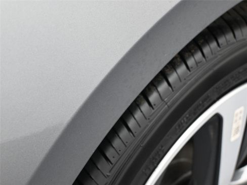 Certified 2025 Acura TLX w/ Technology Package image 17