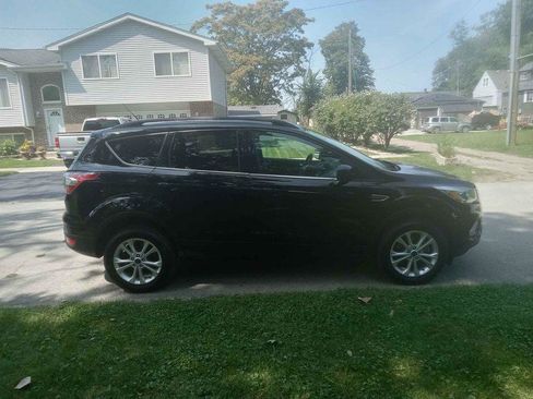 Used 2017 Ford Escape SE w/ Equipment Group 201A AWD/4WD image 5