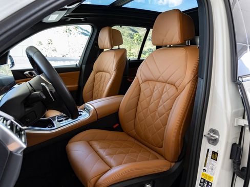 Used 2024 BMW X5 M60i image 23