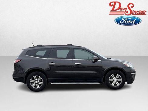 Used 2017 Chevrolet Traverse LT w/ LPO, 'HIT The Road' Package image 5