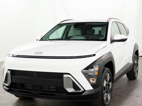Used 2025 Hyundai Kona SEL AWD/4WD image 4