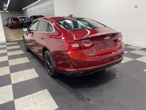 Used 2025 Chevrolet Malibu LT FWD image 2