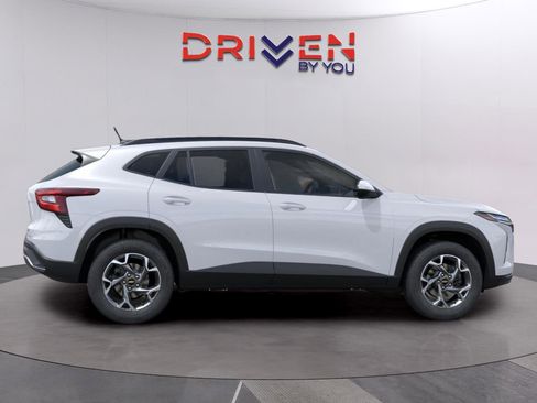 New 2026 Chevrolet Trax LT image 5