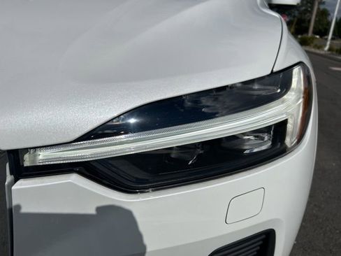 Certified 2022 Volvo XC60 B5 Momentum w/ Climate Package image 8