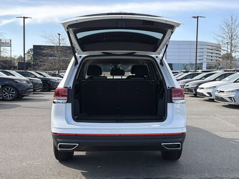 New 2026 Volkswagen Atlas SE FWD image 15