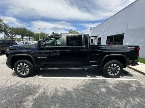 Used 2024 Chevrolet Silverado 2500 Custom w/ Custom Convenience Package AWD/4WD image 5