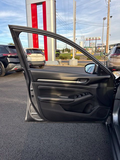 Used 2020 Nissan Altima 2.5 SV FWD image 10