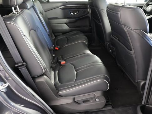 Used 2025 Honda Pilot Elite image 26