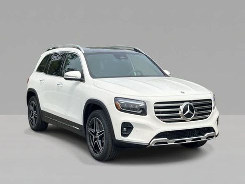 Used 2026 Mercedes-Benz GLB 250 4MATIC image 7