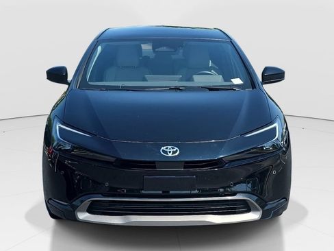 Used 2024 Toyota Prius XLE FWD image 2