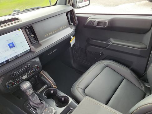 New 2026 Ford Bronco Badlands AWD/4WD image 17
