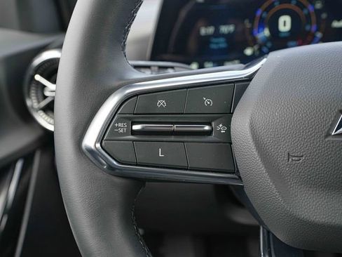 Used 2025 Chevrolet Equinox LT w/ Safety and Technology Package AWD/4WD image 32