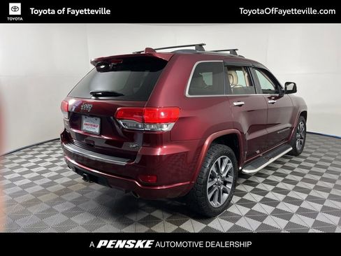 Used 2017 Jeep Grand Cherokee Overland AWD/4WD image 16