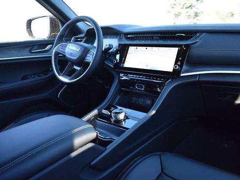 New 2026 Jeep Grand Cherokee Limited w/ Limited Altitude Package AWD/4WD image 29