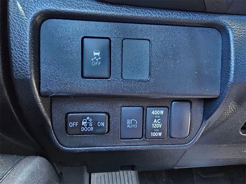 Used 2020 Toyota Tacoma TRD Off-Road w/ Technology Package image 19