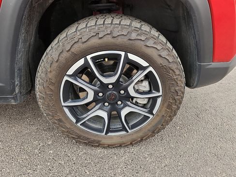 Used 2025 Jeep Compass Trailhawk image 9