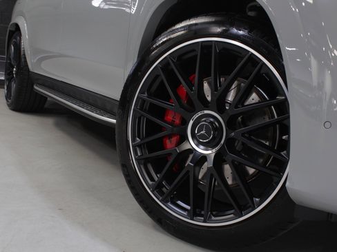 Used 2025 Mercedes-Benz GLS 63 AMG 4MATIC image 14