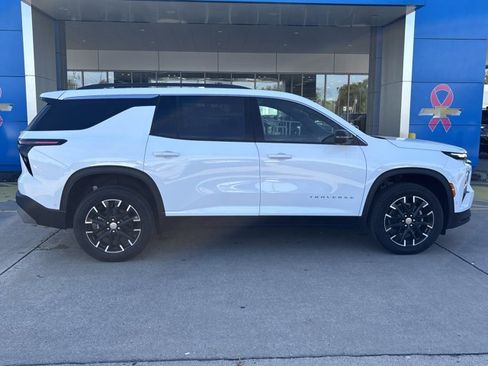 New 2026 Chevrolet Traverse LT w/ Enhanced Driving Package image 2