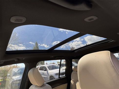 New 2025 Jeep Grand Cherokee Limited image 4