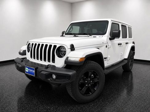 Used 2022 Jeep Wrangler Unlimited Sahara AWD/4WD image 1