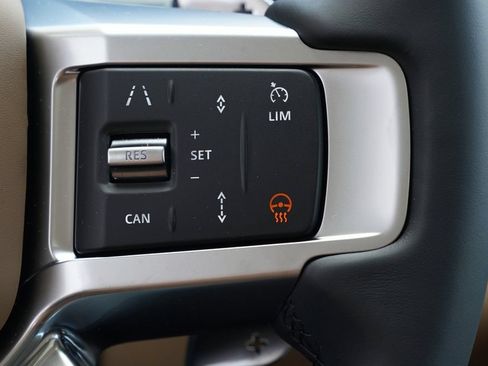 New 2026 Land Rover Discovery Limited Edition AWD/4WD image 17