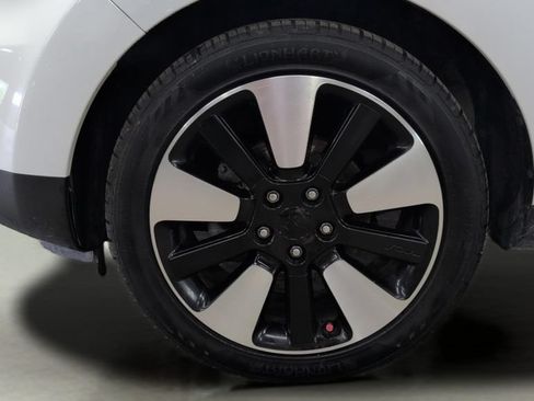 Used 2017 Kia Soul + w/ Designer's Package FWD image 27