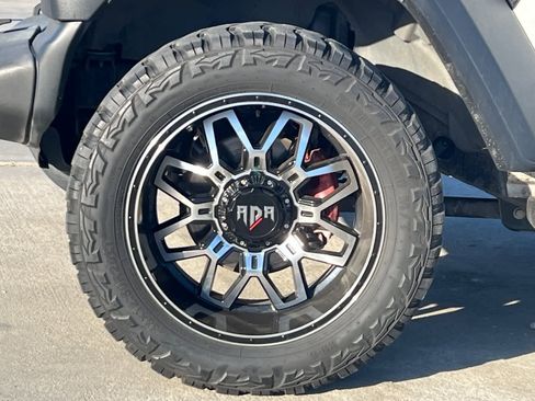 Used 2018 Jeep Wrangler Unlimited Sport image 35