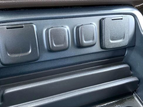 Used 2018 Chevrolet Silverado 1500 LTZ w/ Texas Edition image 33