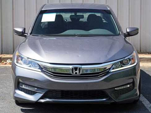 Used 2017 Honda Accord Sport image 40