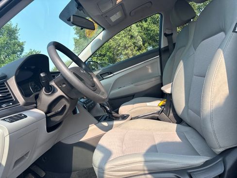 Used 2017 Hyundai Elantra SE FWD image 10