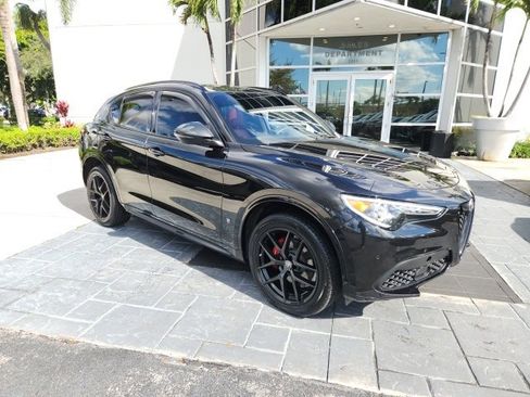 Used 2020 Alfa Romeo Stelvio Ti Sport w/ Quick Order Package 22S Sport image 2