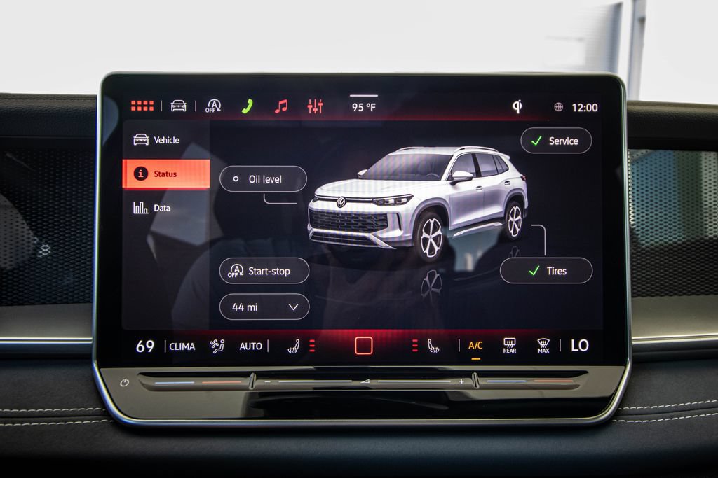 New 2026 Volkswagen Tiguan SE R-Line FWD image 42