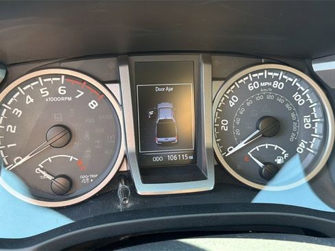 Used 2017 Toyota Tacoma SR5 image 9