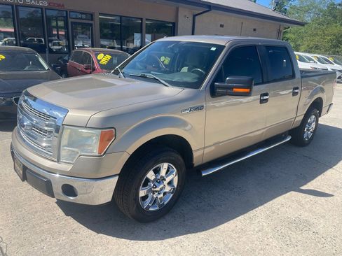 Used 2014 Ford F150 XLT w/ XLT Chrome Package RWD image 1