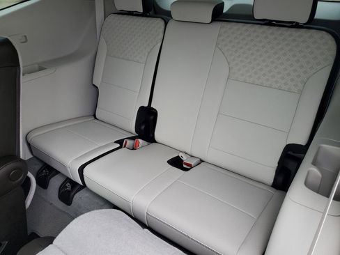 Certified 2025 GMC Acadia Denali FWD image 15