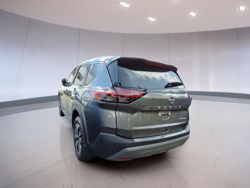 Used 2023 Nissan Rogue SV w/ SV Premium B Package image 3