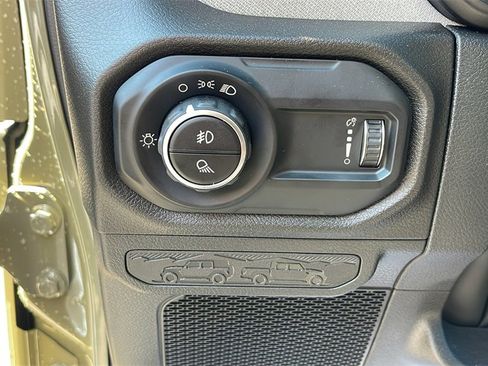 New 2025 Jeep Gladiator Sport image 18