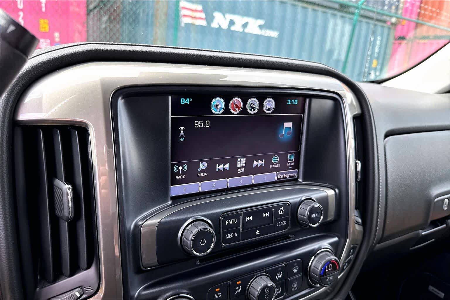 Used 2018 Chevrolet Silverado 1500 High Country AWD/4WD image 23