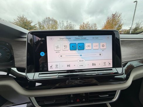 New 2026 Volkswagen Atlas SEL image 18