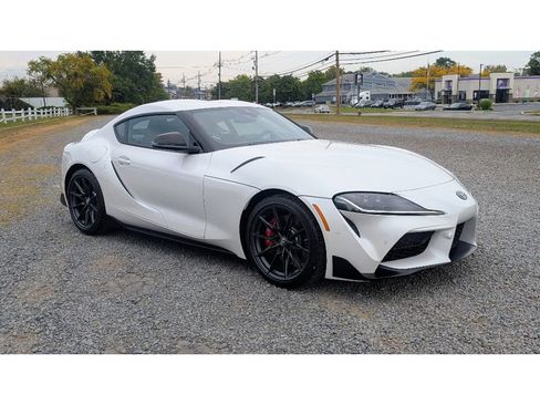Used 2025 Toyota Supra Premium image 3