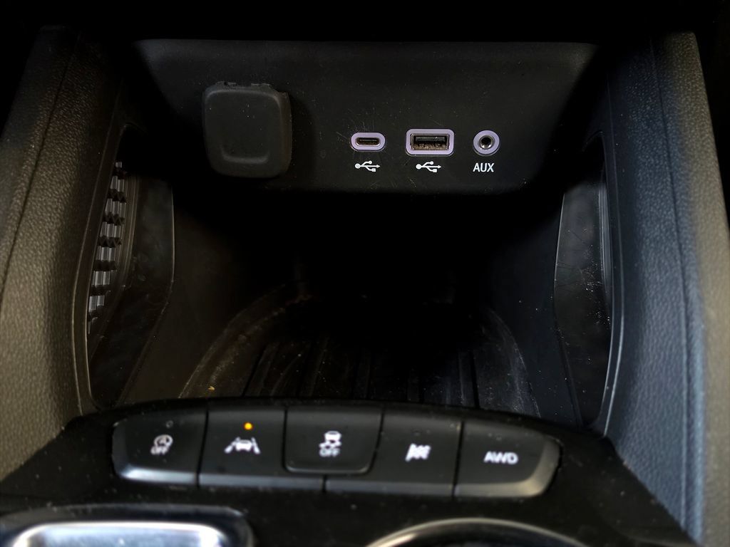Used 2023 Chevrolet TrailBlazer RS w/ Convenience Package AWD/4WD image 41