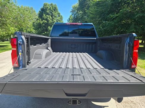 Used 2025 Chevrolet Silverado 2500 LTZ w/ LTZ Premium Package AWD/4WD image 5