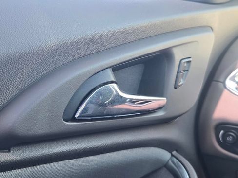 Used 2017 Chevrolet Malibu LT FWD image 20