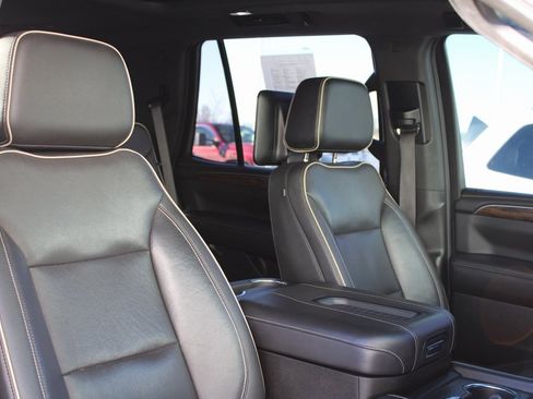 Used 2021 Chevrolet Tahoe Premier image 20