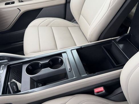 Used 2025 Lincoln Nautilus Premier image 27