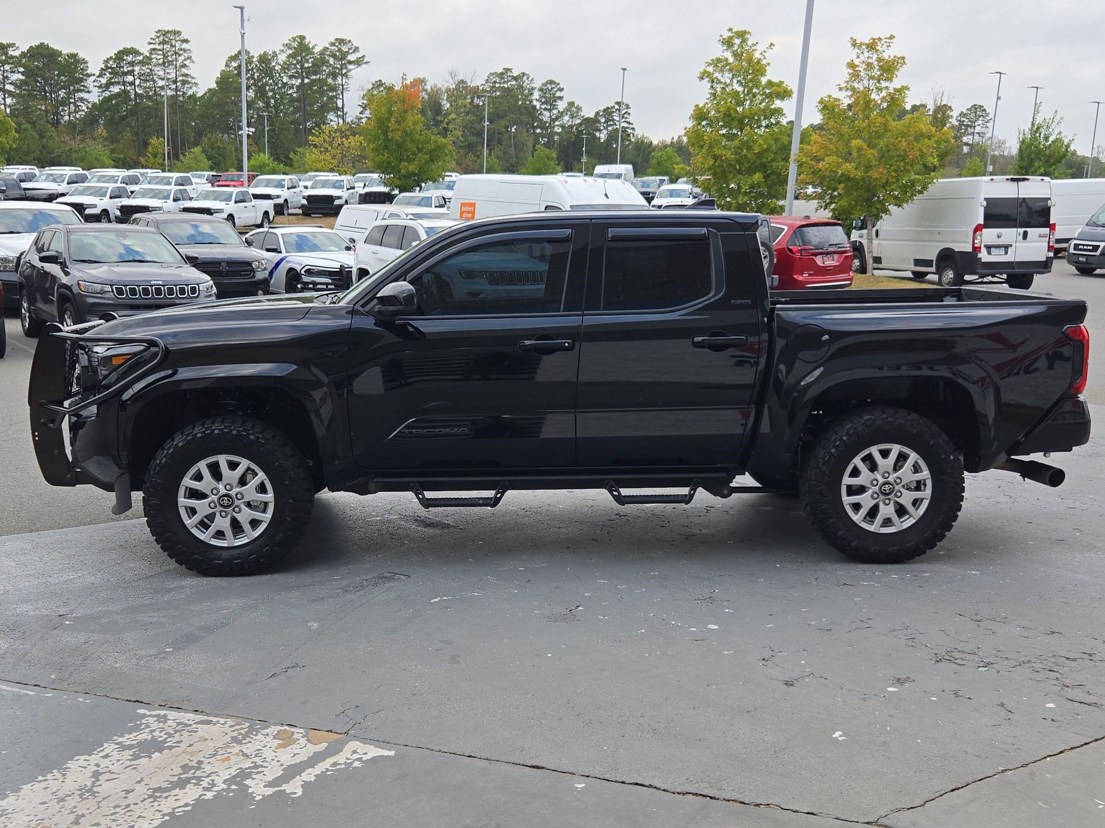 Used 2026 Toyota Tacoma SR5 AWD/4WD image 4