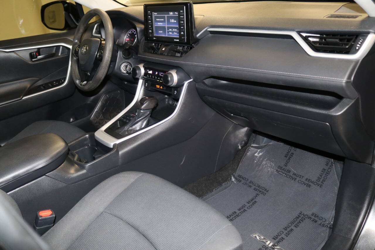 Used 2020 Toyota RAV4 LE w/ Carpet Mat Package AWD/4WD image 71